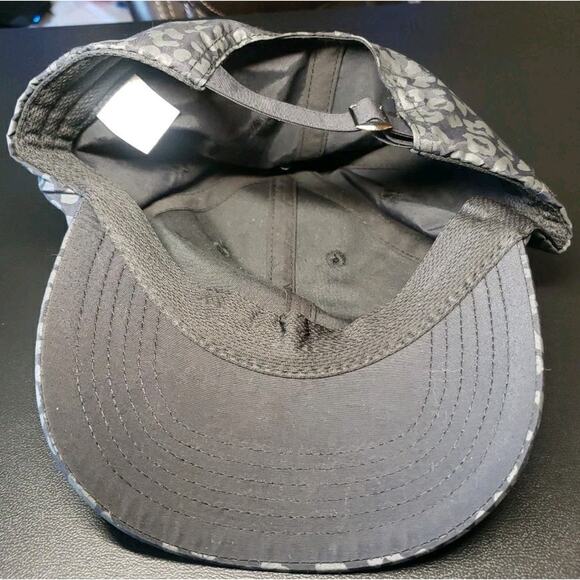 NEW Tag Gaiam Yoga Fitness Hat Cap Black Grey Leopard Adjustable - Picture 6 of 7